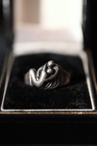 Vintage sexual motif ring