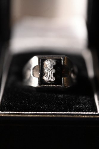 us ~1960's silver  onyx Initial ring