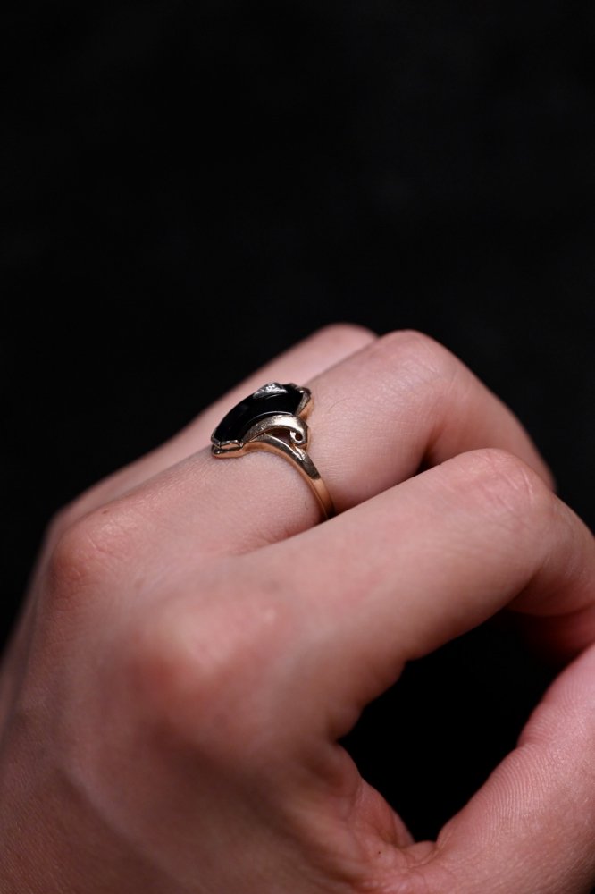 Mid 20th 10K  onyx art deco ring