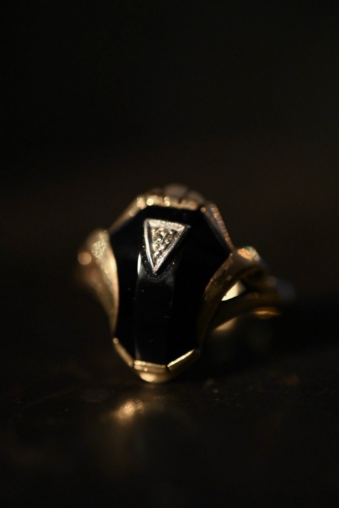 Mid 20th 10K  onyx art deco ring