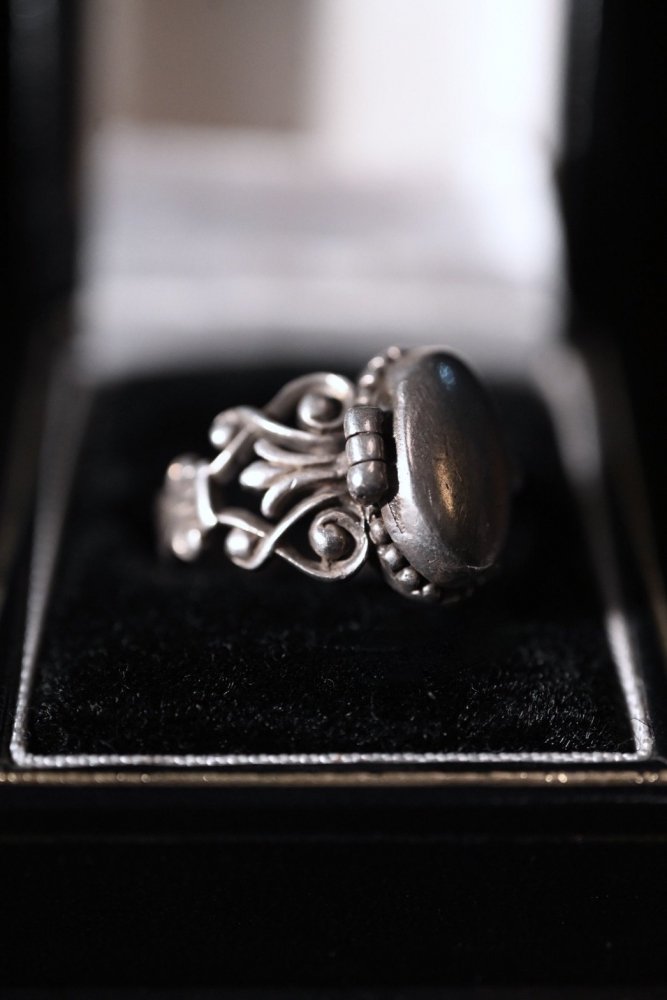 Vintage silver poison ring