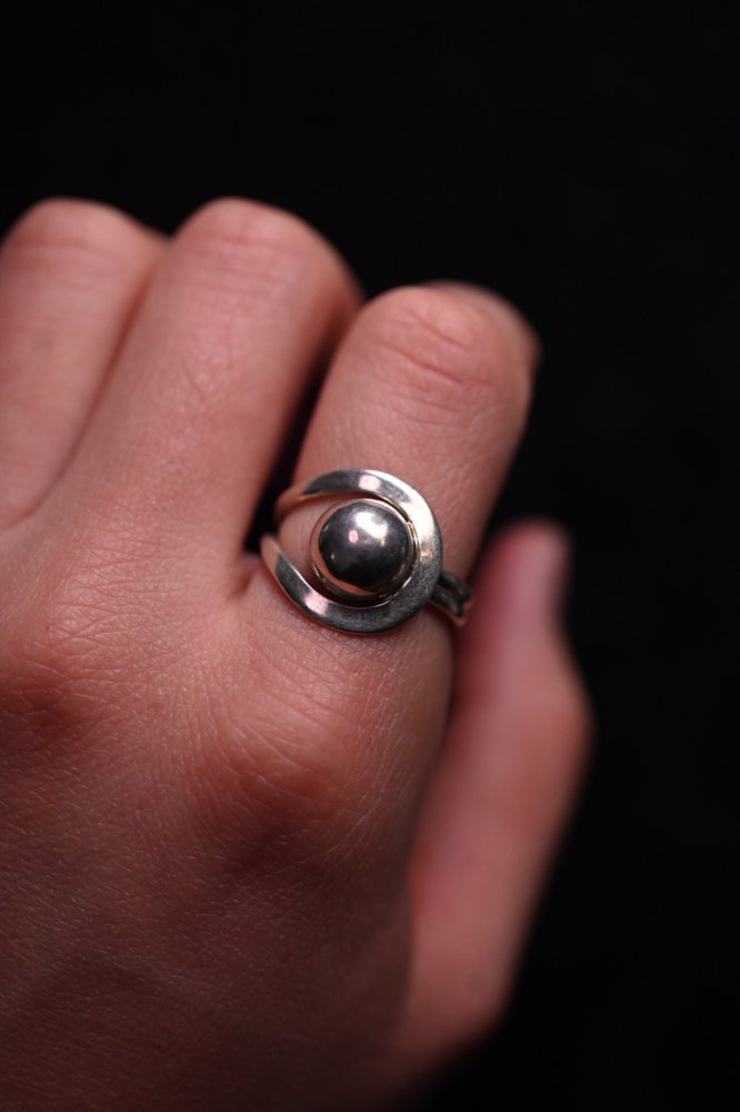 Vintage modern design silver ring