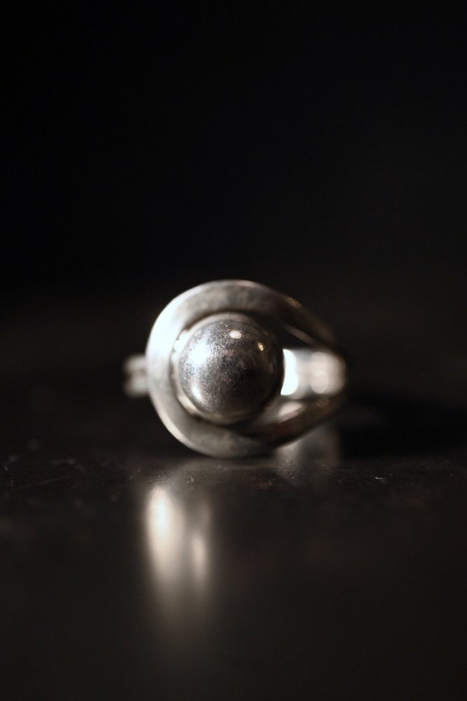 Vintage modern design silver ring