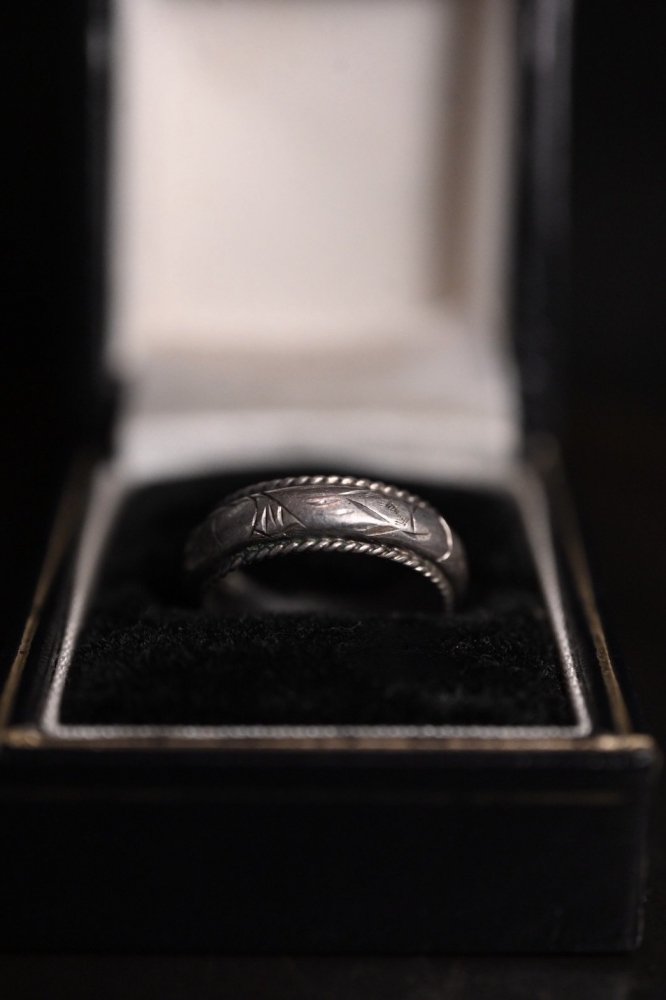 Vintage silver ring