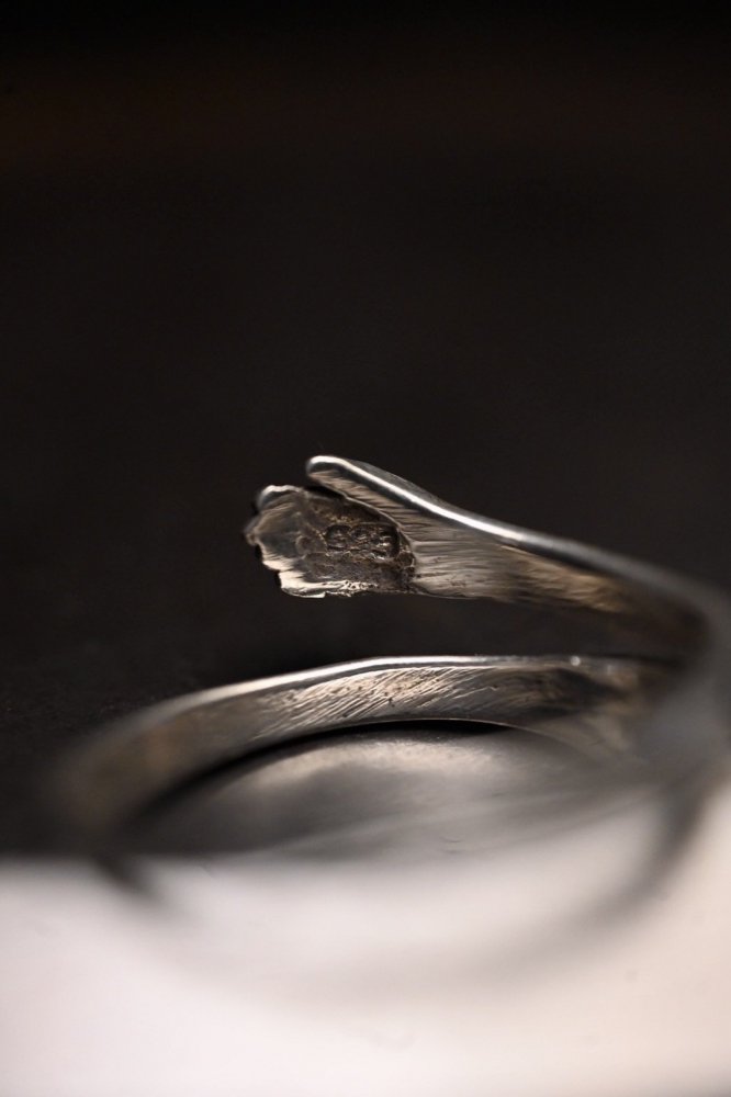 Vintage hand motif silver ring