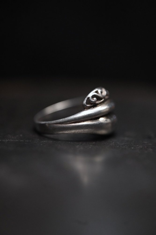 Vintage silver ring