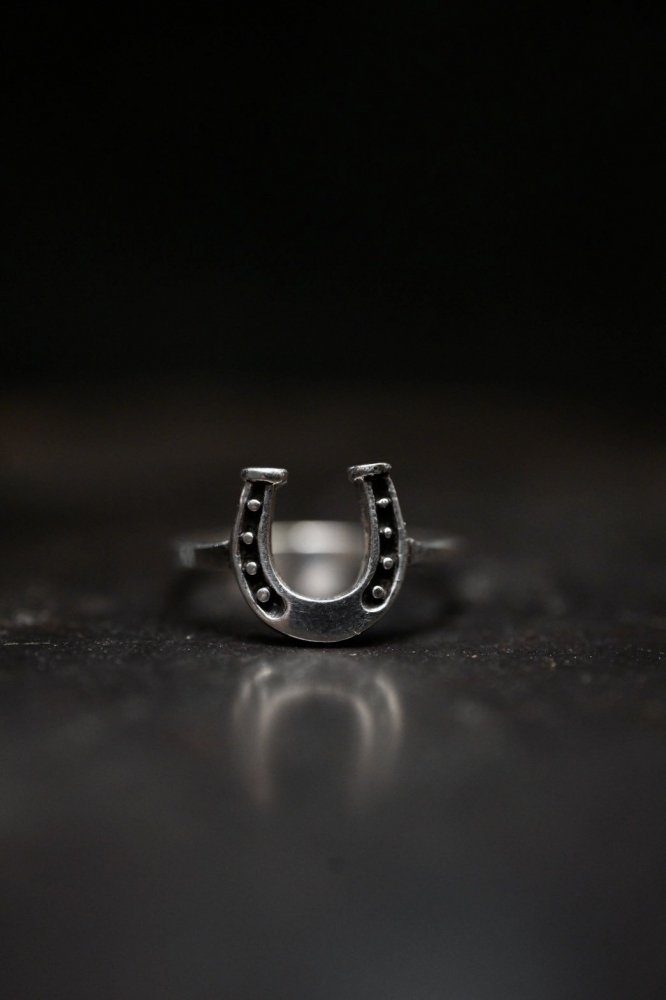 Vintage horse shoe silver ring