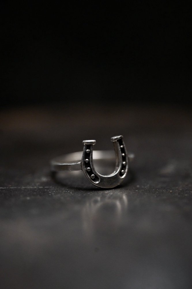 Vintage horse shoe silver ring