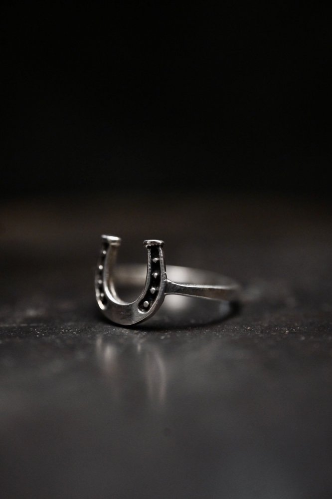 Vintage horse shoe silver ring