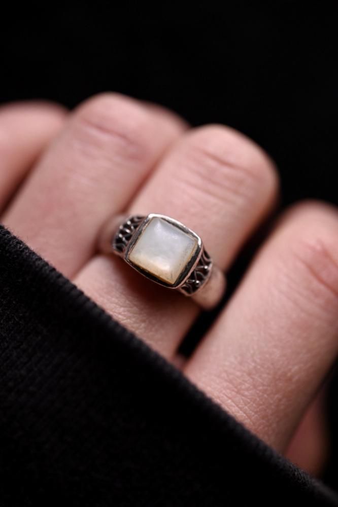 Vintage silver  shell ring