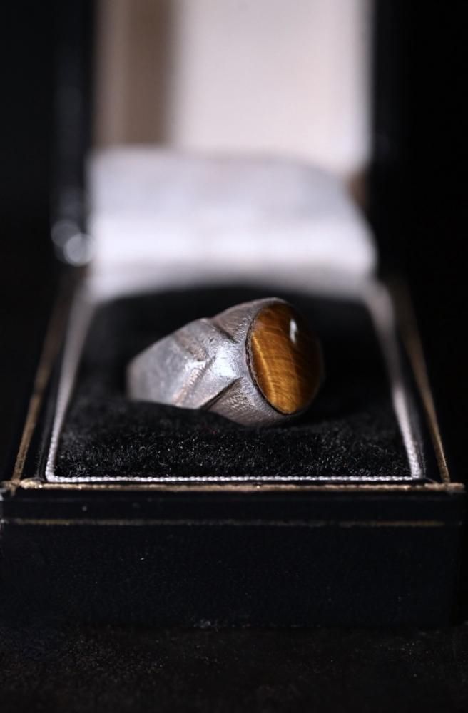 Vintage silver  tiger eye ring