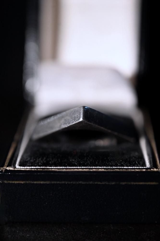Vintage silver square ring