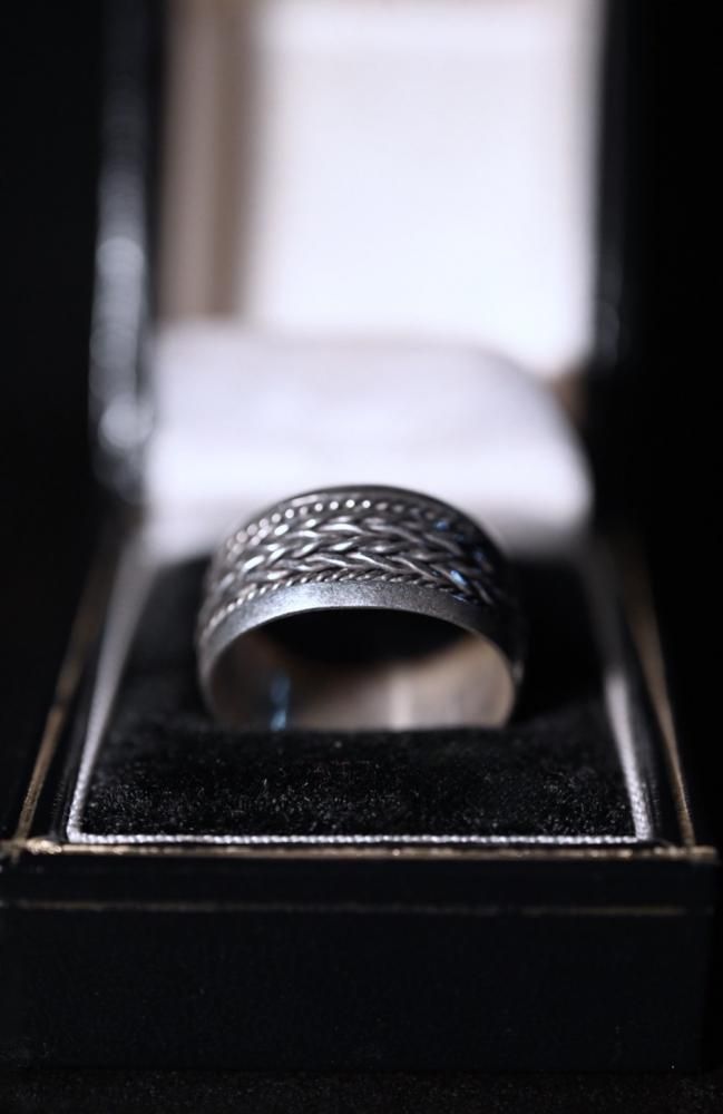 Vintage silver chain design ring