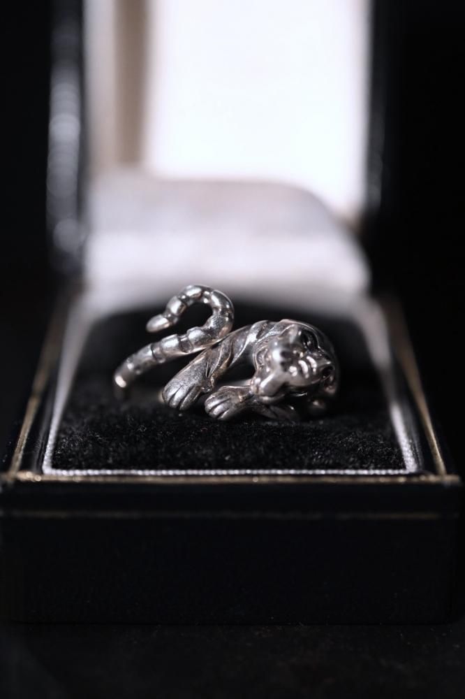 Vintage tiger silver ring