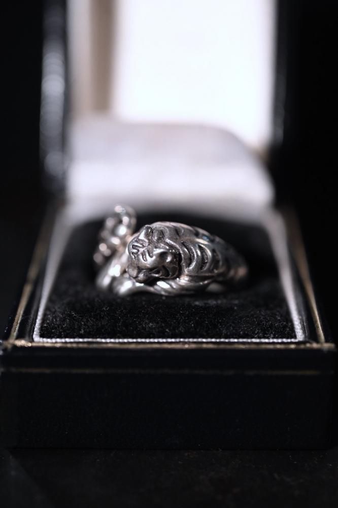 Vintage tiger silver ring
