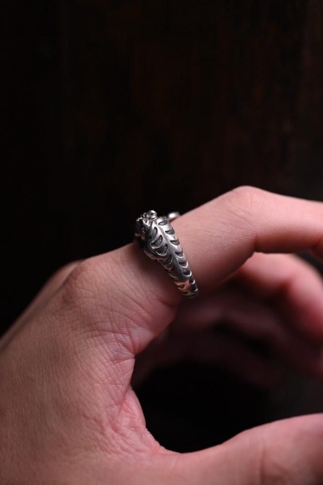 Vintage tiger silver ring