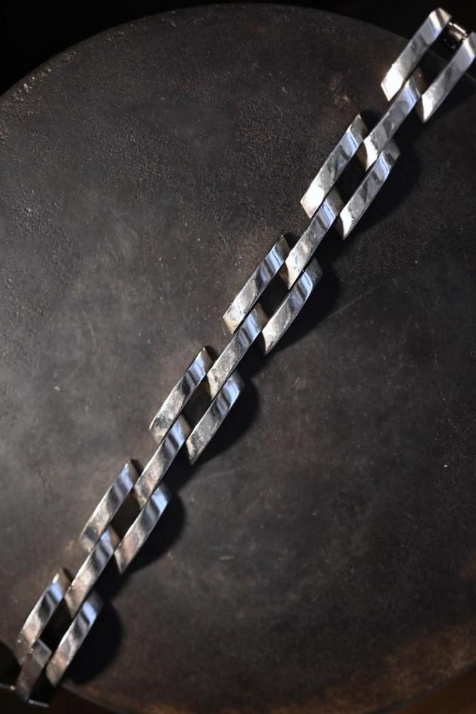 Vintage modern heavy silver bracelet
