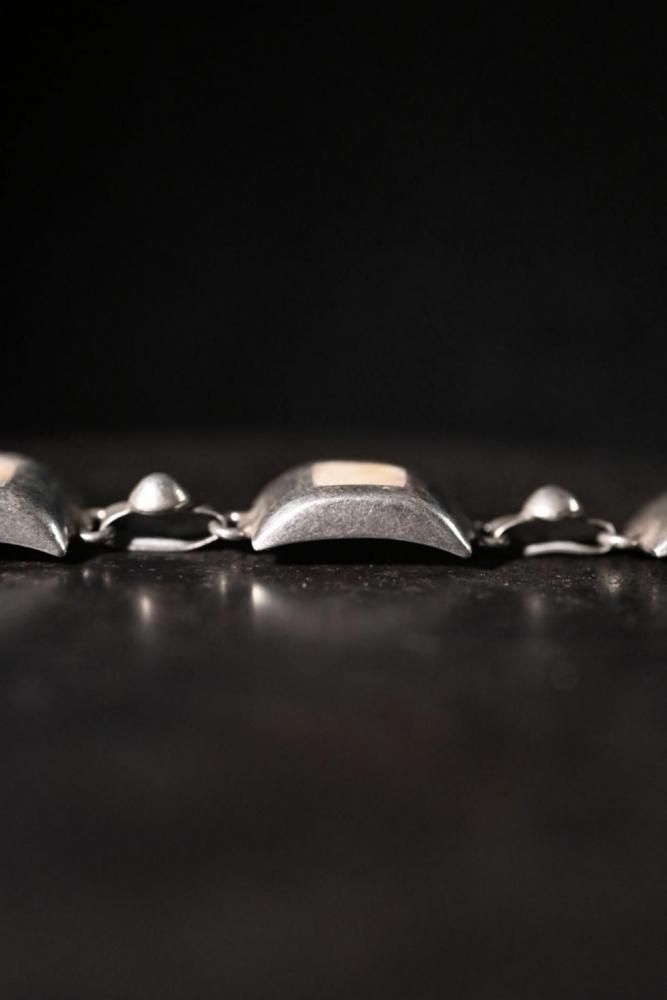 Vintage silver  shell bracelet