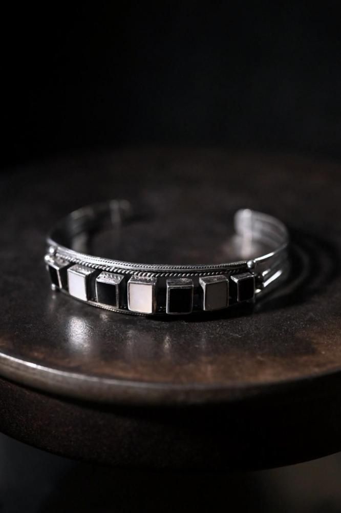 Vintage silver  shell  onyx bangle
