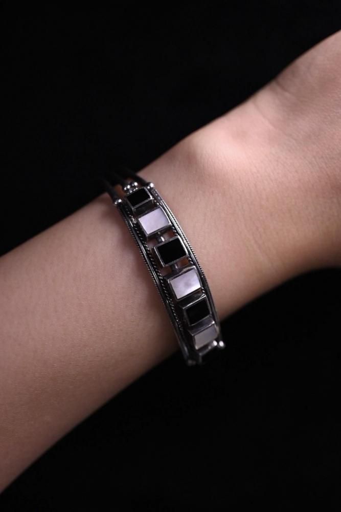 Vintage silver  shell  onyx bangle