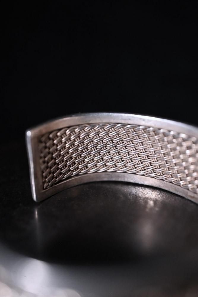 Vintage modern design silver bangle