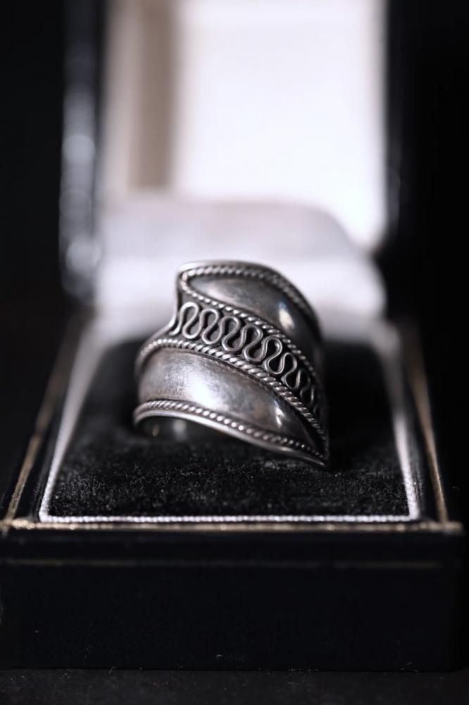 Vintage silver ring