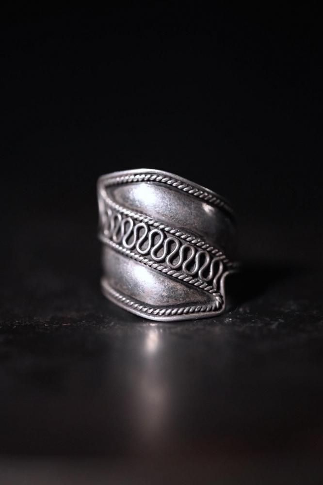 Vintage silver ring