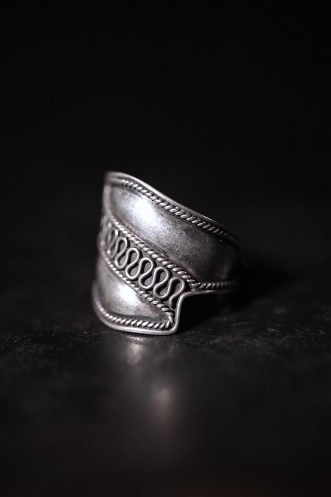 Vintage silver ring