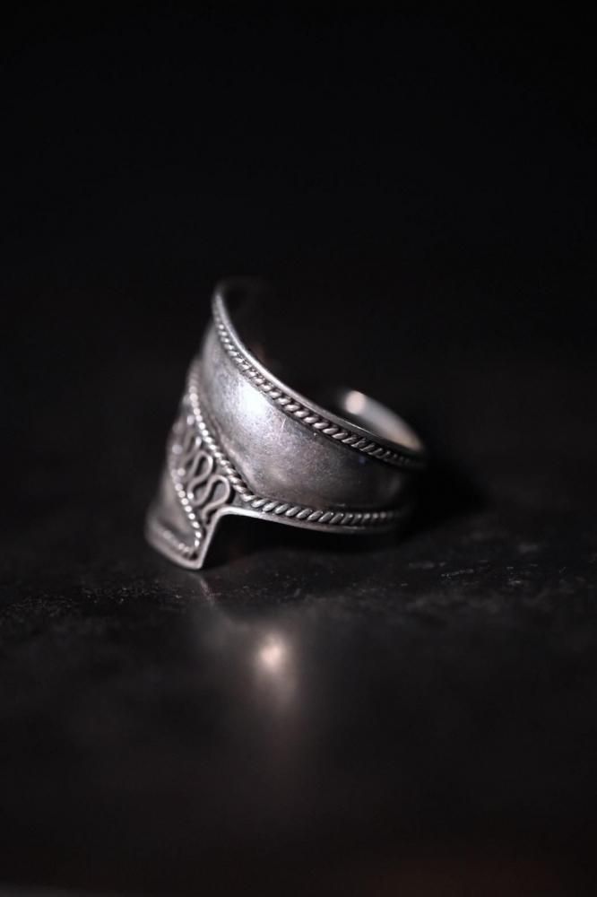 Vintage silver ring