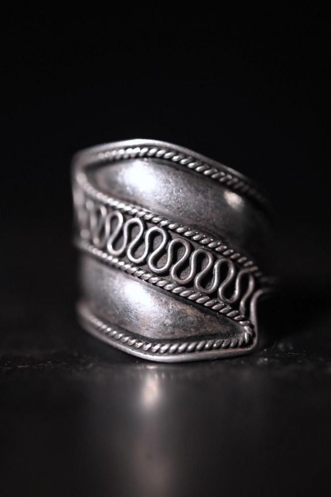 Vintage silver ring