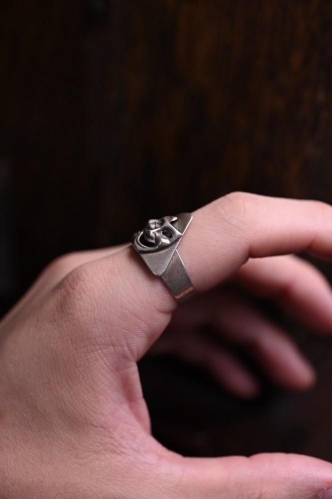 Vintage silver two face ring 18