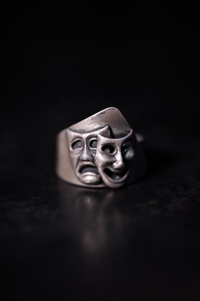 Vintage silver two face ring 18