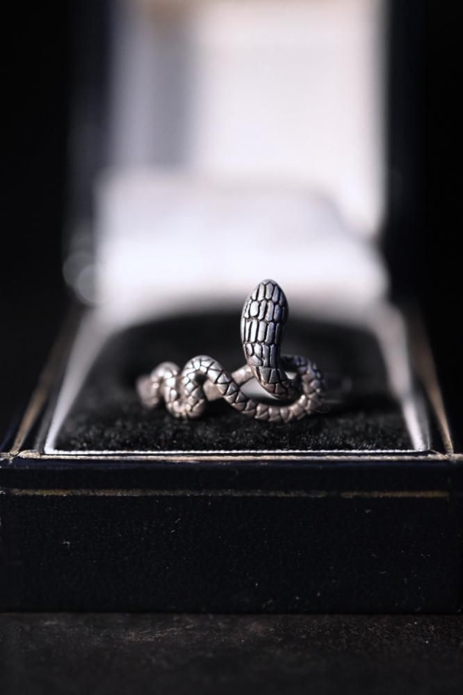 Vintage silver snake ring