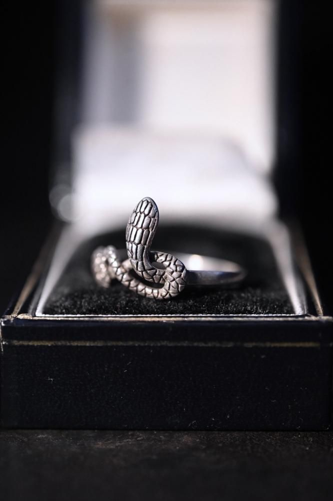 Vintage silver snake ring