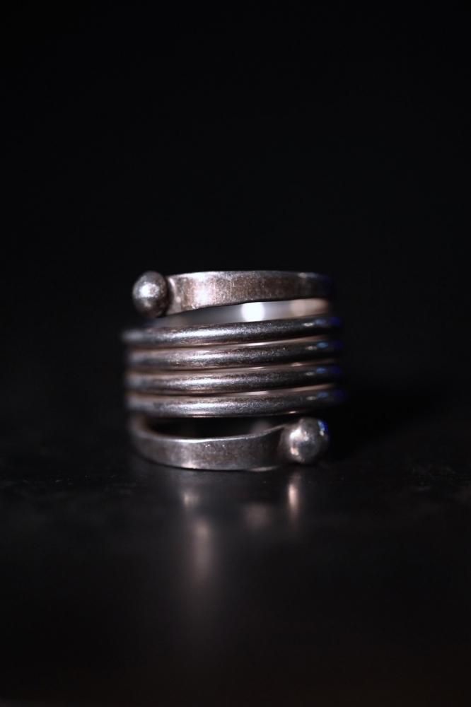 Vintage spring design silver ring