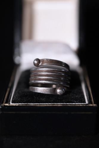 Vintage spring design silver ring