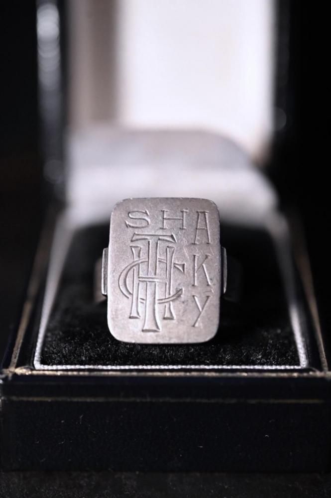 Mid 20th signet ring