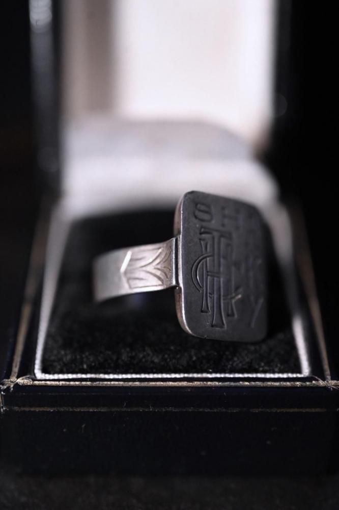 Mid 20th signet ring