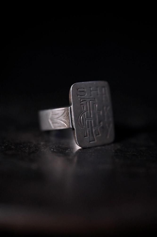 Mid 20th signet ring