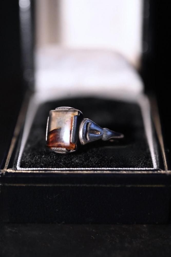 Mid 20th silver  agate ring
