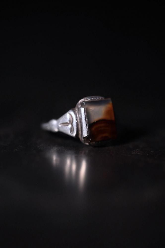 Mid 20th silver  agate ring