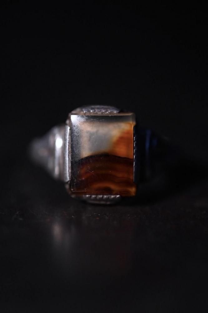 Mid 20th silver  agate ring