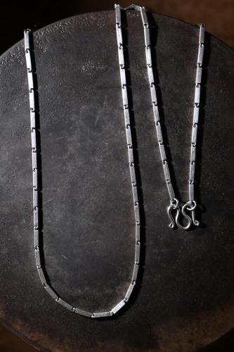 Vintage modern design chain necklace