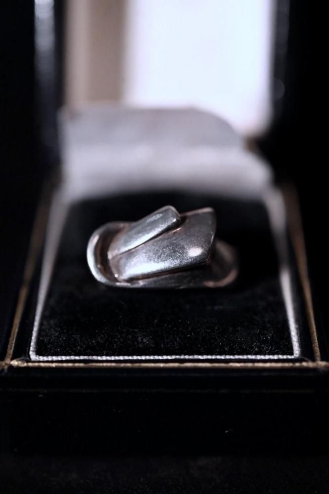 Vintage modern silver ring 16