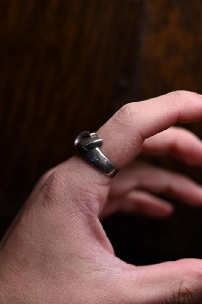 Vintage modern silver ring 16