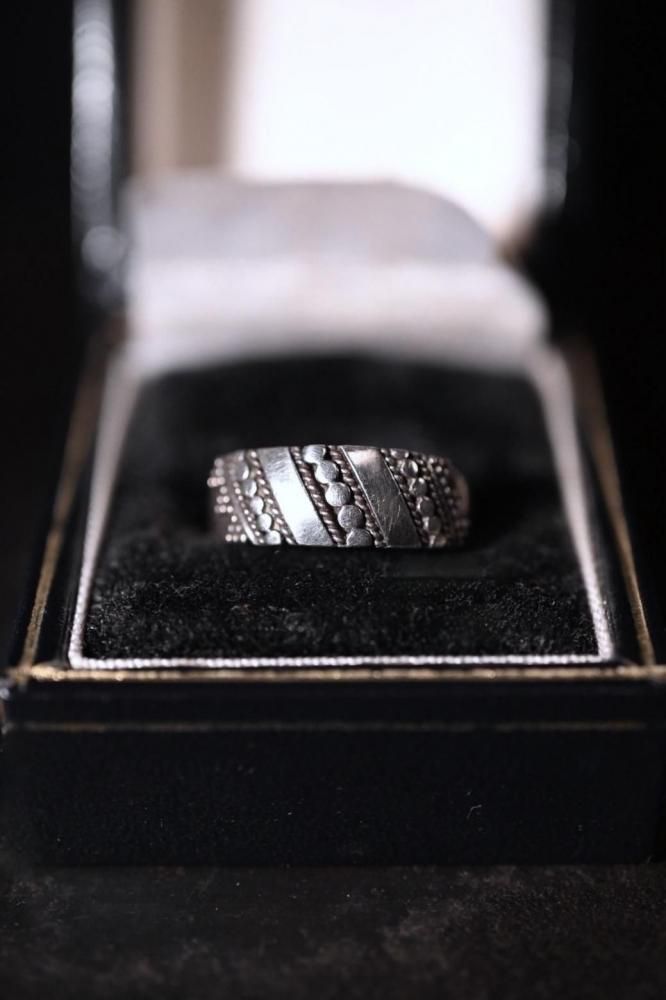 Vintage silver ring 12