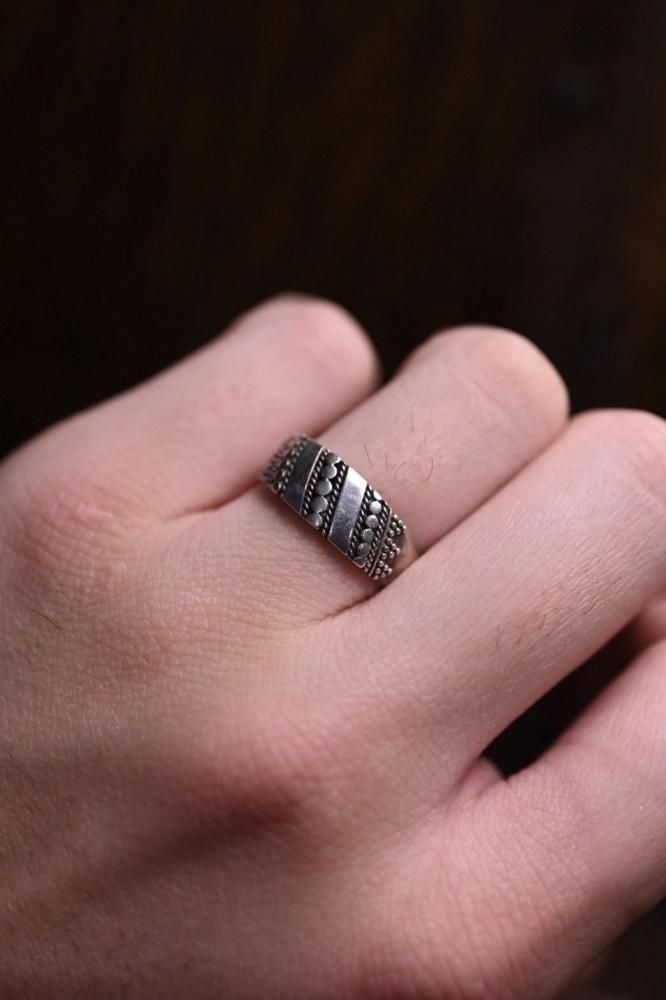 Vintage silver ring 12