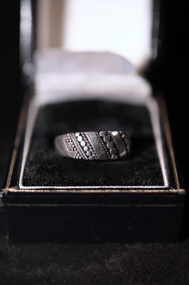 Vintage silver ring 12