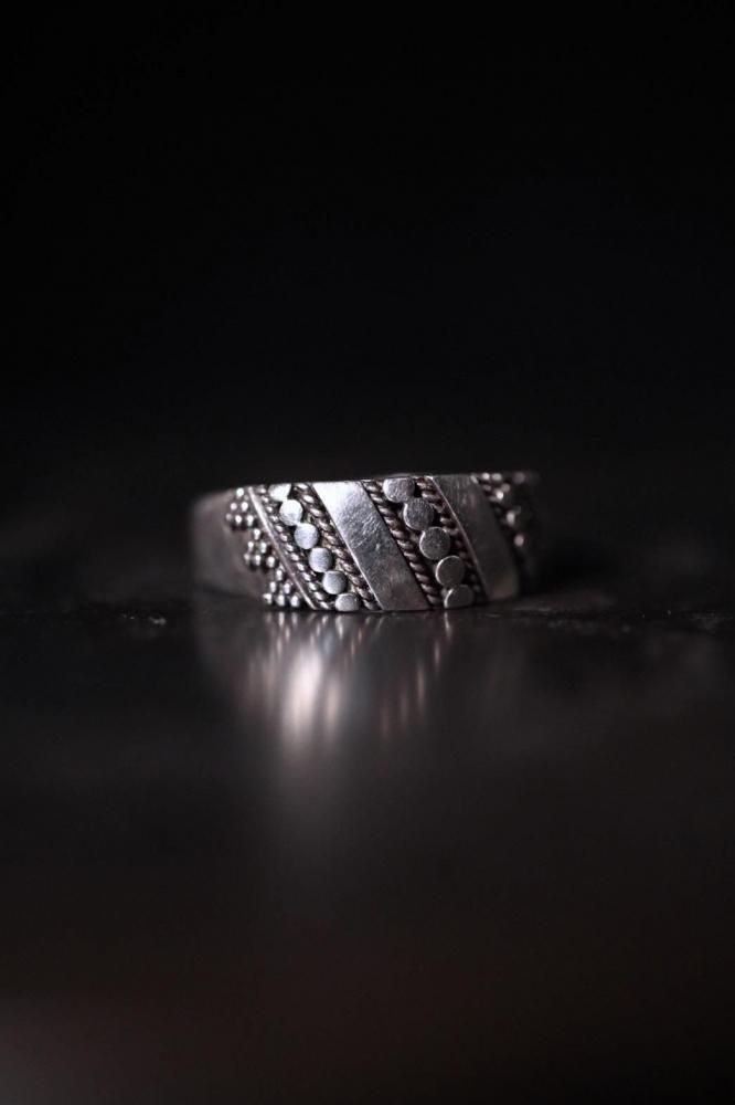 Vintage silver ring 12