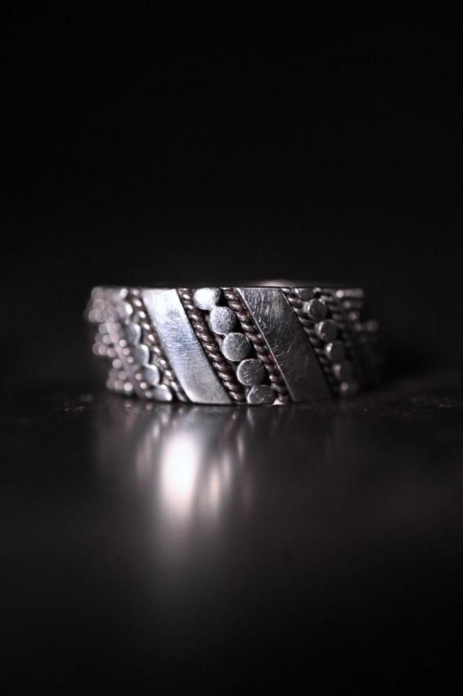 Vintage silver ring 12